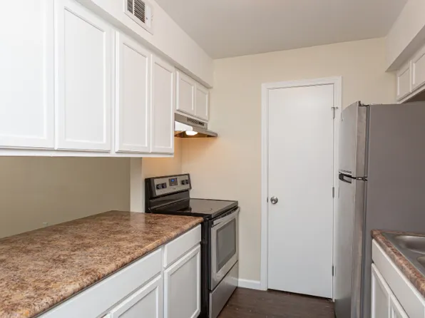 Cedarwood Apartments