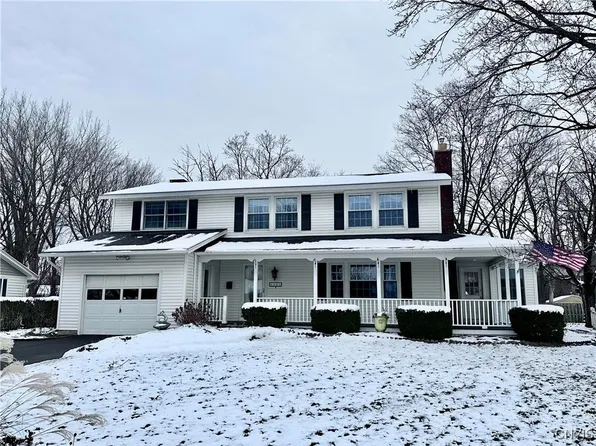 4923 Driftwood Dr, Liverpool, NY 13088