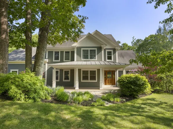 62 Cross Hill Road, Cape Elizabeth, ME 04107