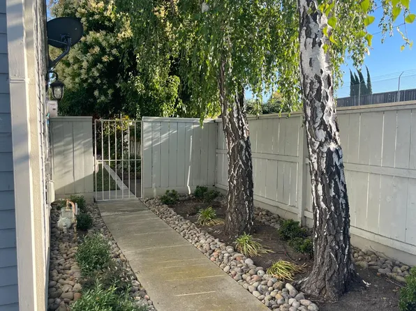 2930 Driftwood Pl #48, Stockton, CA 95219