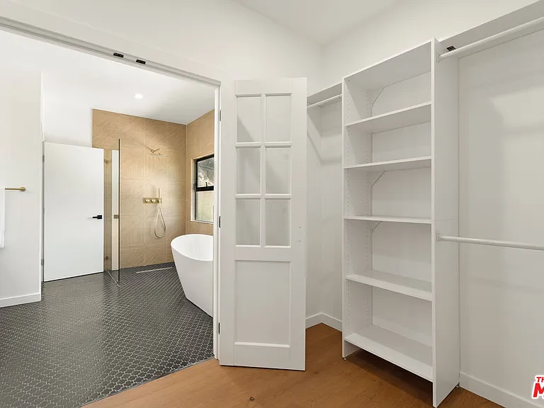8506 Oak Ct — Photo 46