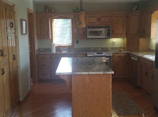 1371 Maxine Cir E, Shakopee, MN 55379