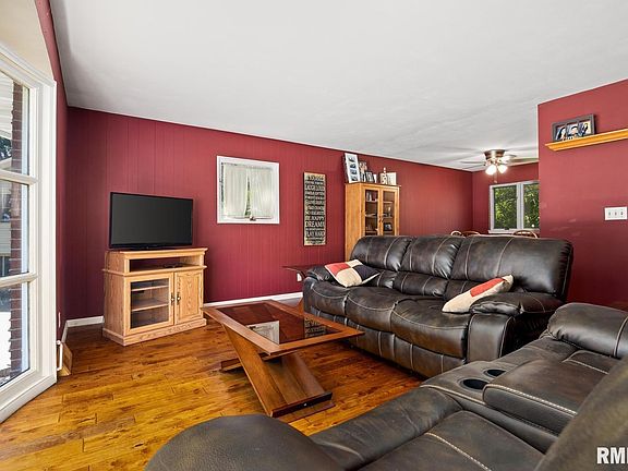 4th image of 2725 W Castle Ct