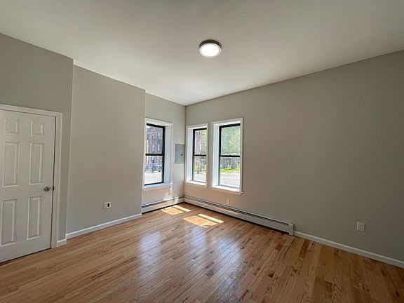 5th image of 154-156 Washington St #154-1