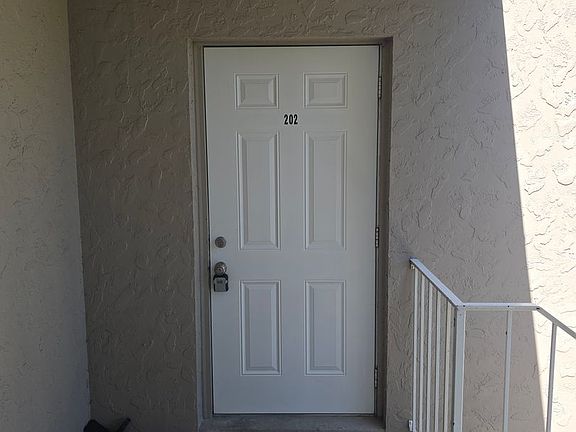 3rd image of 115 Picardy Villa Cir APT 202