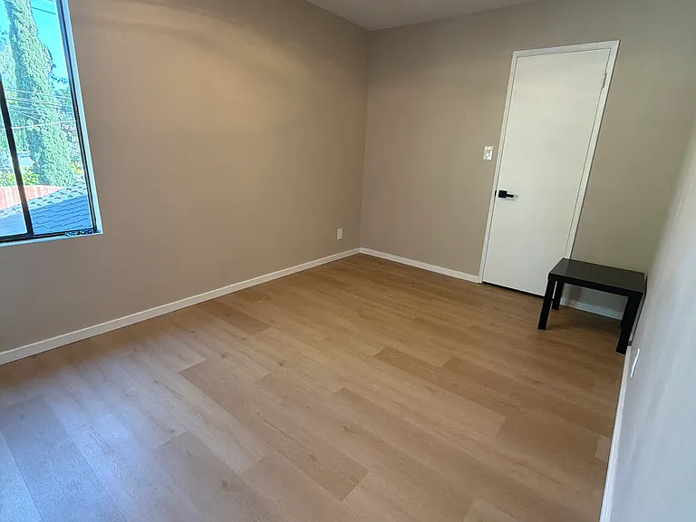 531 Benson Way — Photo 3