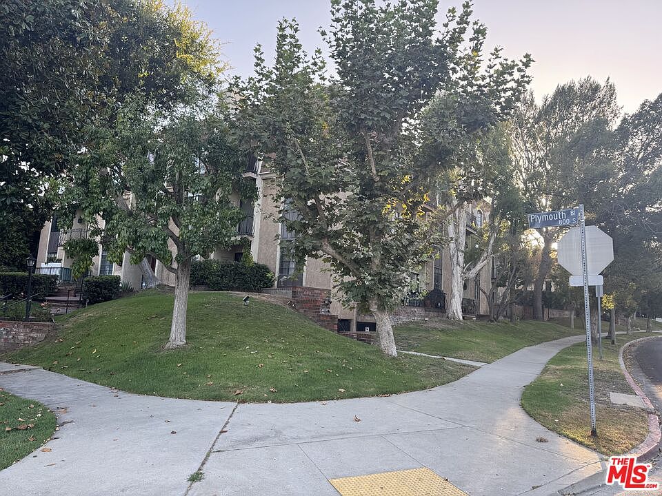 2nd image of 801 S Plymouth Blvd APT 302