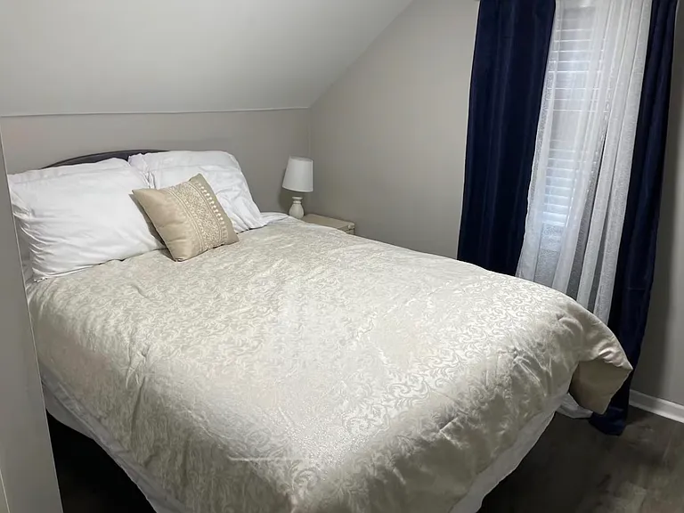 326 W Bagley Rd — Photo 10
