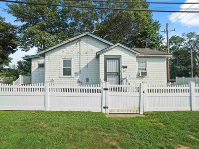 451 Babylon Turnpike, Freeport, NY, 11520