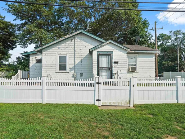451 Babylon Turnpike, Freeport, NY 11520