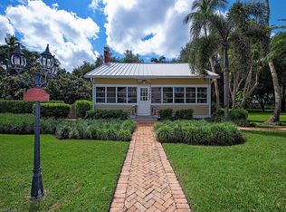 88 11th Ave S, Naples, FL 34102