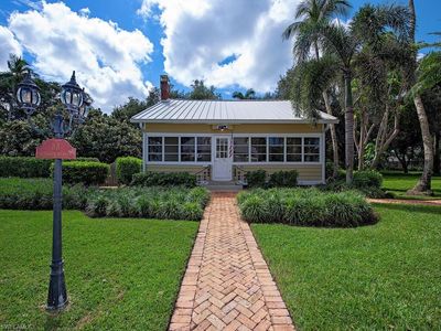 88 11th AVE S, Naples, FL, 34102