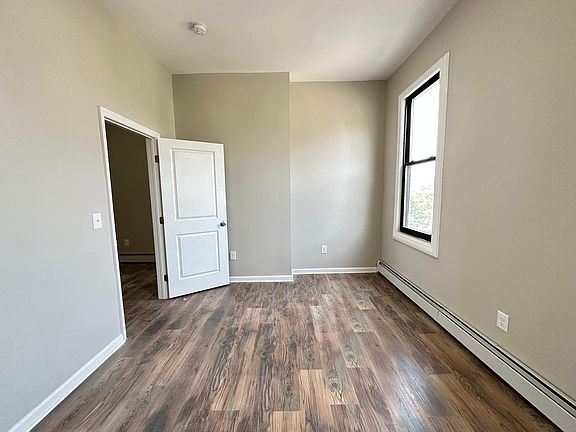 3rd image of 116 Van Horne St #2E