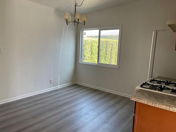 4th image of 821 W Bonita Ave