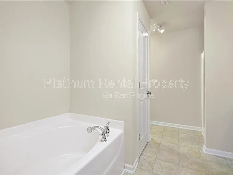 2886 Ridgeview Dr SW — Photo 17
