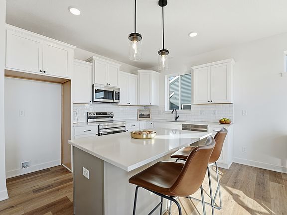 7th image of this home