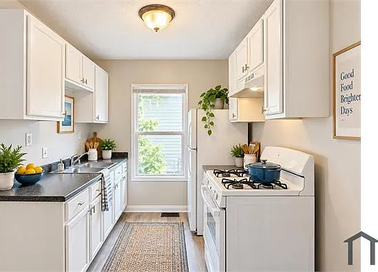 3 bed, 1372 sqft, $1,749 — Photo 3