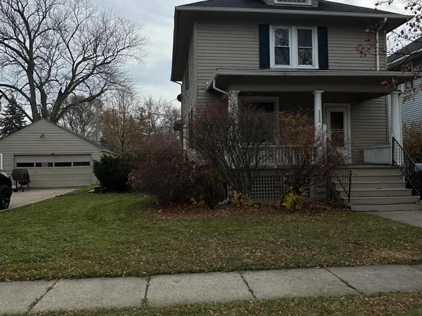 2220 Griswold St, Port Huron, MI 48060