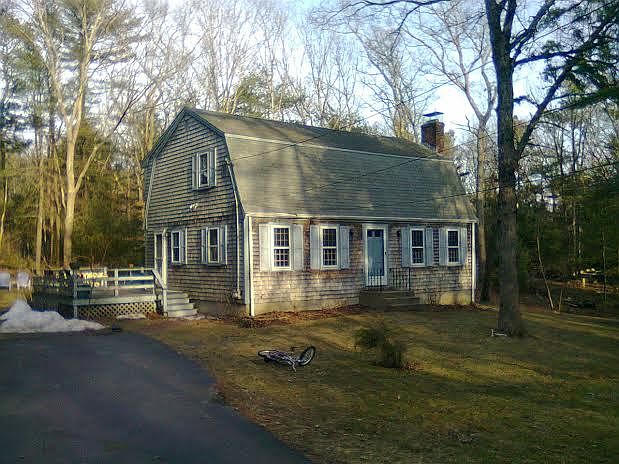 1st image of 567 Summer St