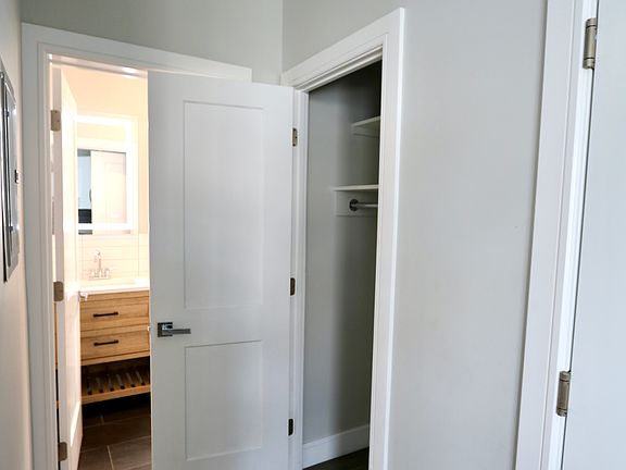 5th image of 59 Locust Ave #2R