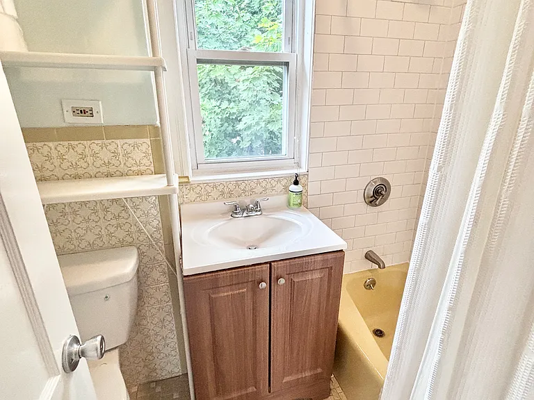 121 Winthrop St #1 — Photo 26