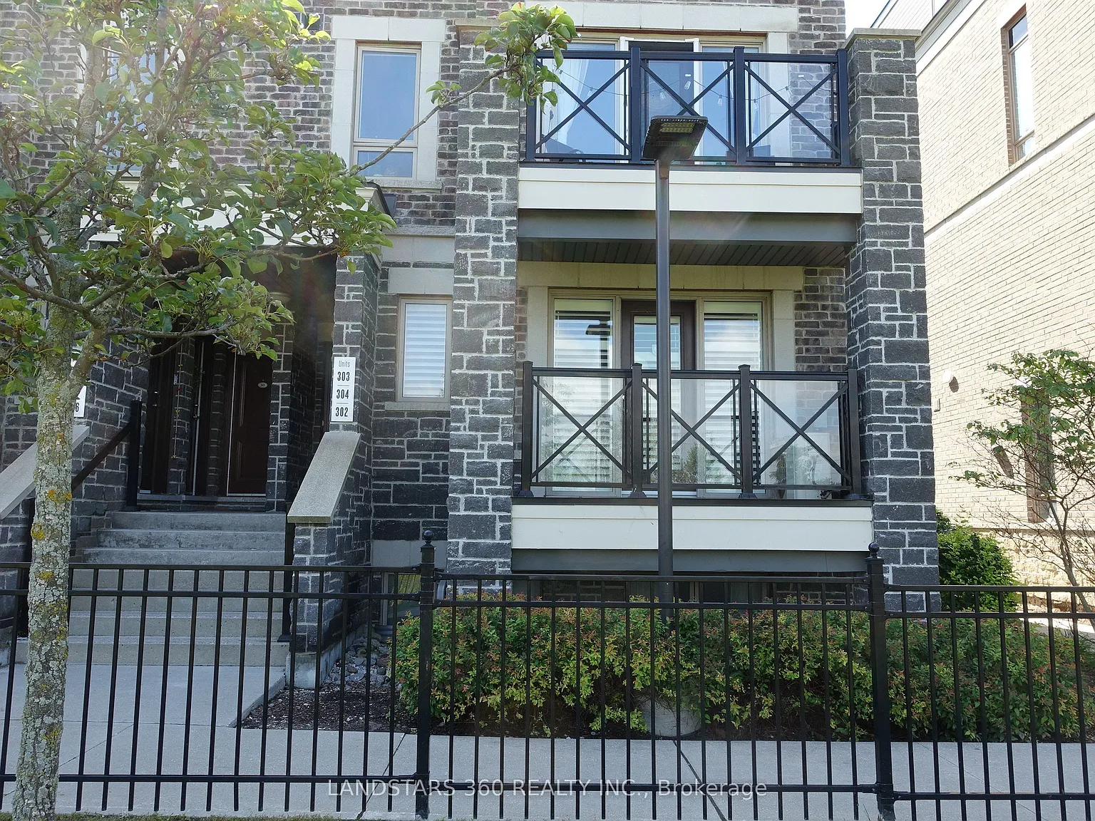 20 Dunsheath Way — Photo 1