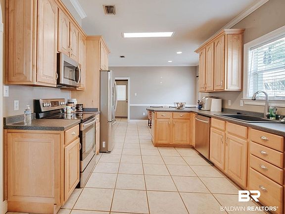 4th image of 3973 Blakewood Dr W