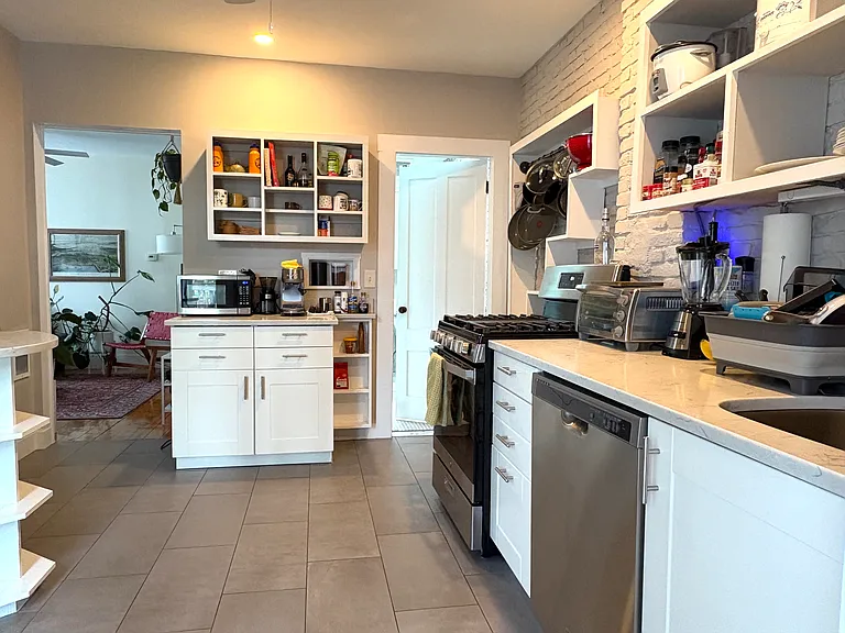 32 Wyatt St #2 — Photo 17