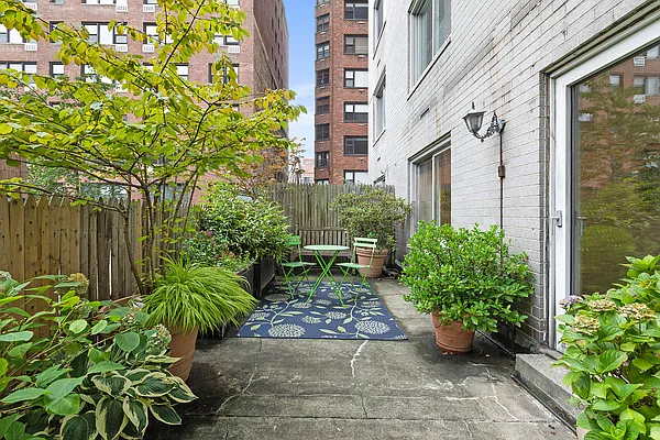 Sold by Compass | media 18