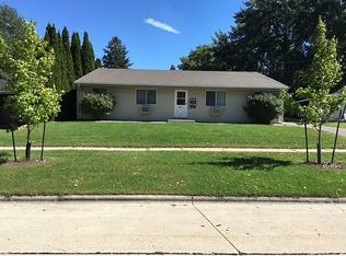 141 S Locust St, Green Bay, WI 54303