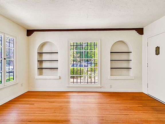 2nd image of 1295 S Cloverdale Ave