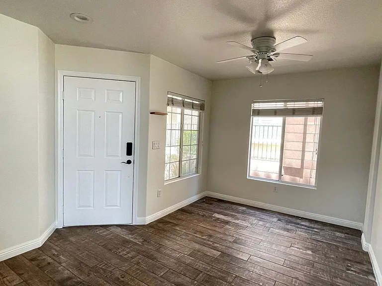 11016 Linden Leaf Ave — Photo 3
