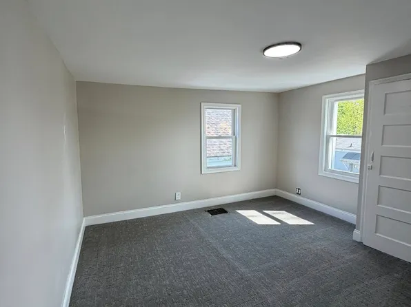 12 Pearl St, Penns Grove, NJ 08069