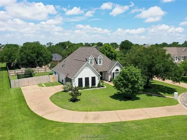 701 Putter Ct, College Station, TX 77845