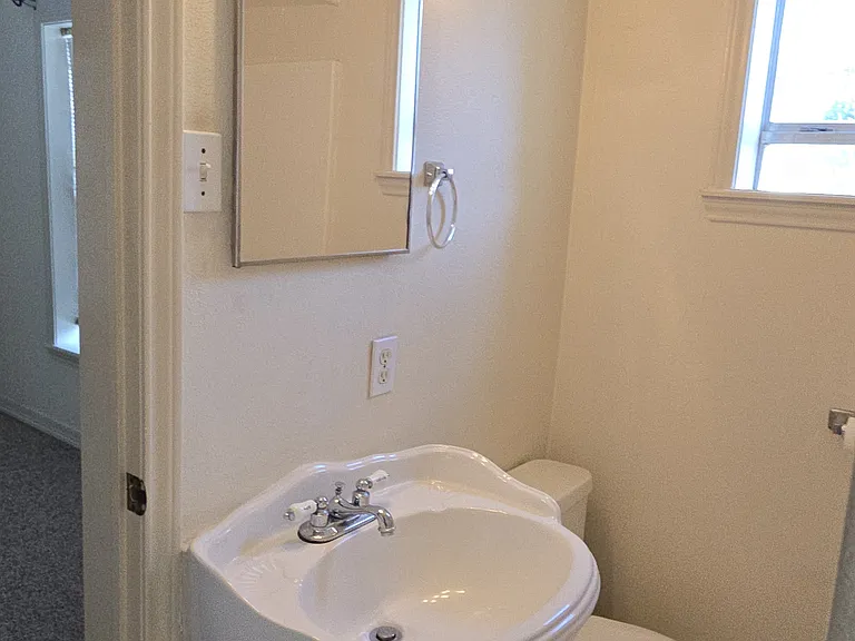 924 Kelley St #B — Photo 11