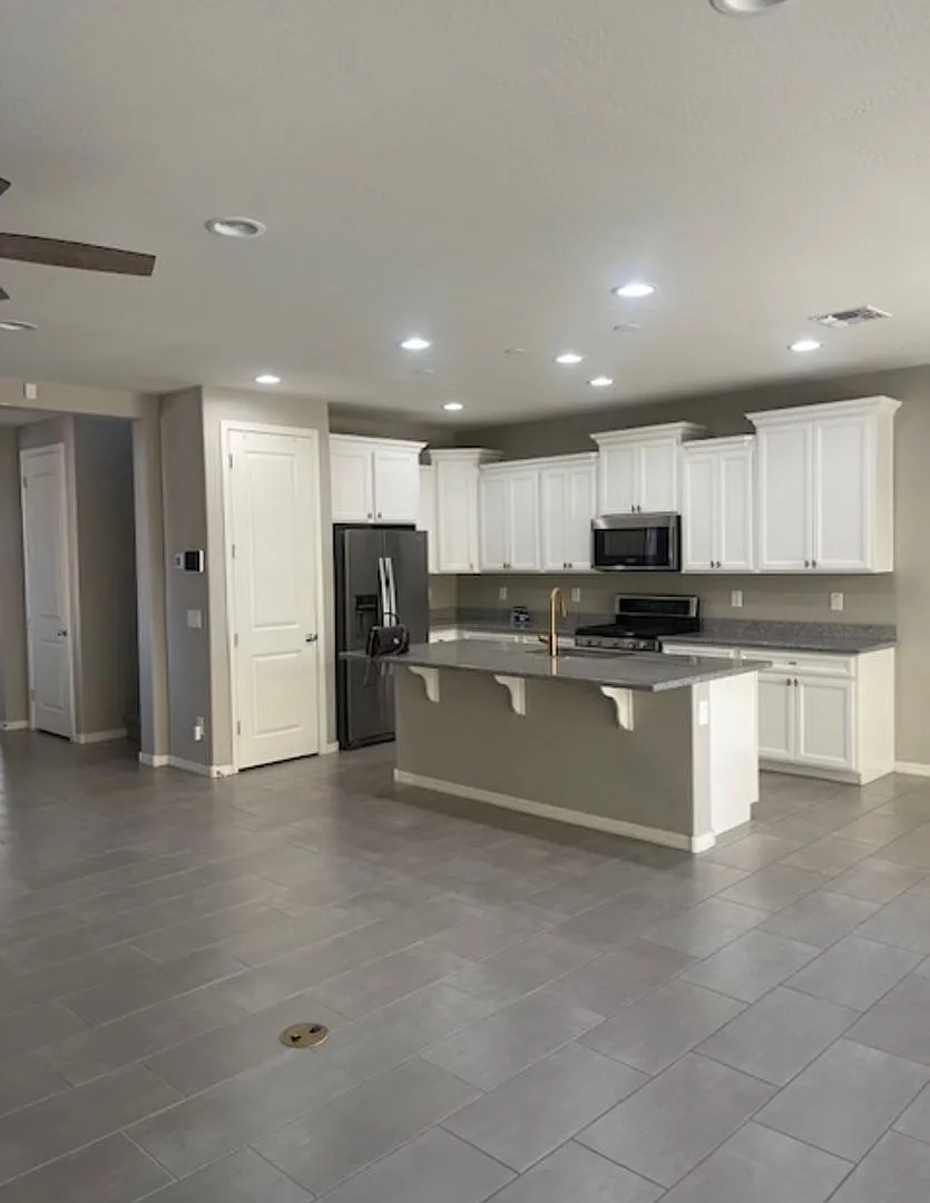 4 Bedroom Home In Gated Villas At Trellis In Phoenix — Photo 4