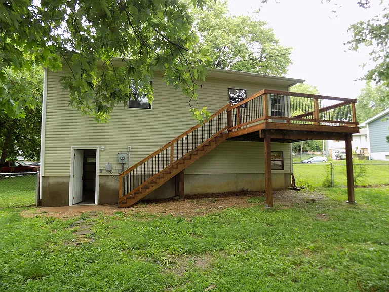 115 Belmont Dr — Photo 24