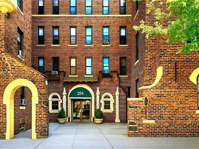 255 79th St APT B4, Brooklyn, NY, 11209