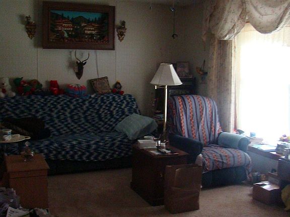 4th image of 385 Berkley Ct