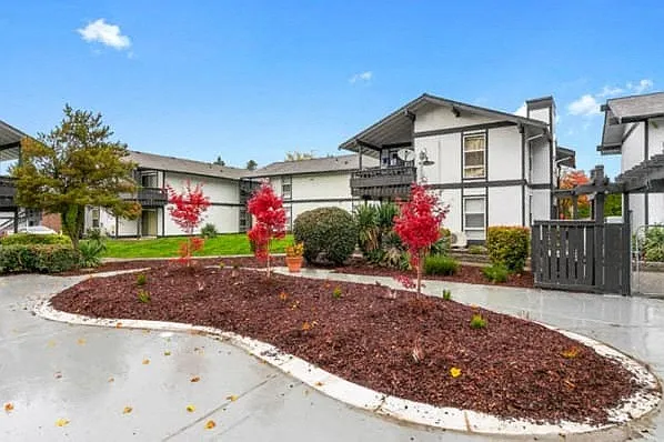 Arden Park Apartments — Photo 1