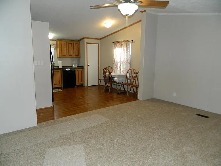 66 Haywood Ln — Photo 2