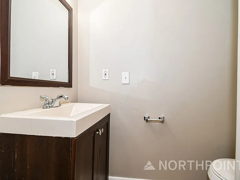 5709 Milmar Dr S — Photo 10