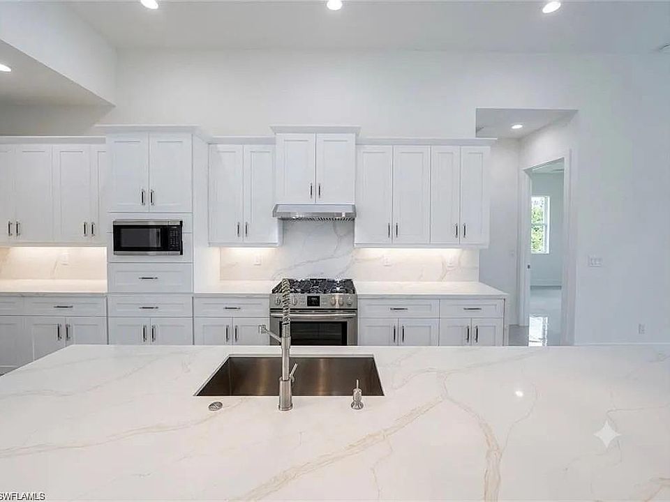 2nd image of 520 Herrin AVE