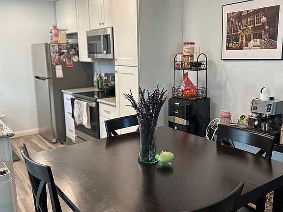 4th image of 634 8th St APT 14