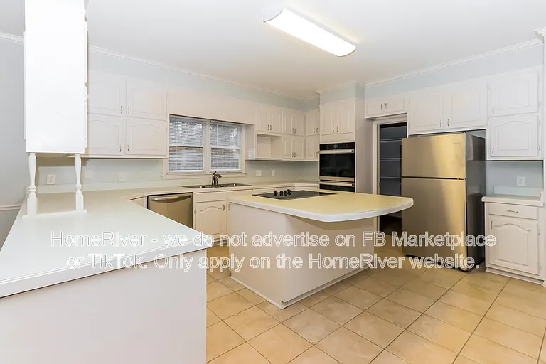 206 Leigh Dr — Photo 5