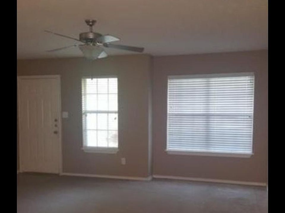 2nd image of 115 Elm Creek Dr