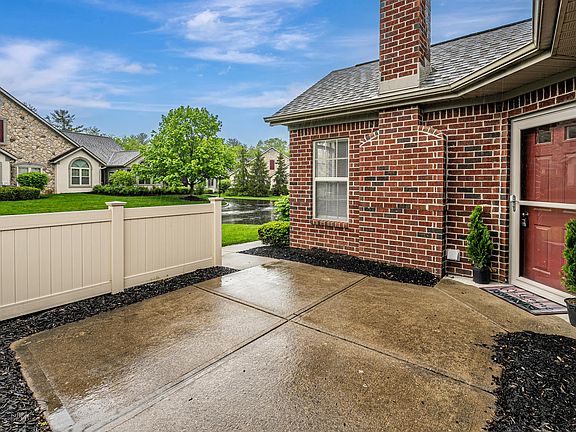 3rd image of 8595 Stonewoods Ln