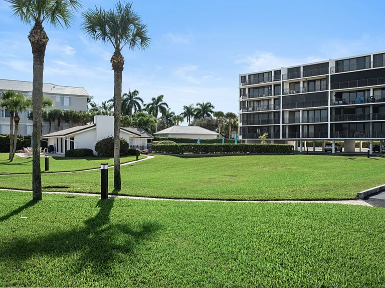 1480 Ocean Dr #4E — Photo 37