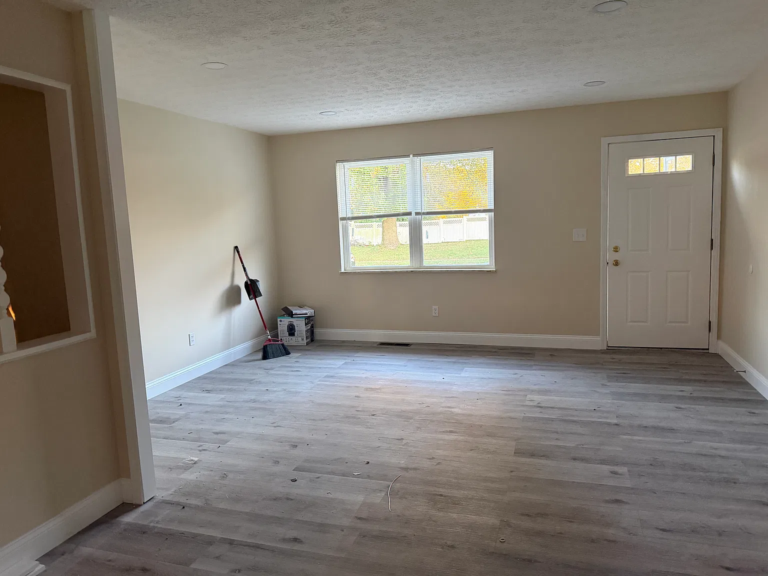3 bed, 1053 sqft, $2,000 — Photo 4