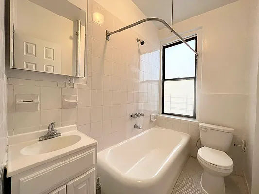 Rented by EastMount Realty LLC | media 6